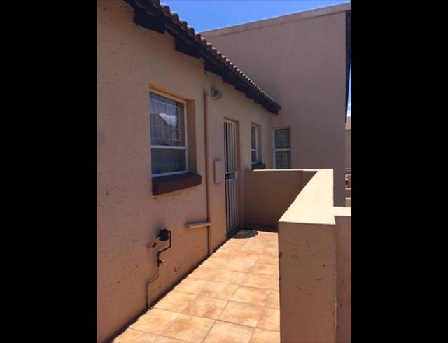 2 BEDROOM APARTMENT FOR SALE IN VORNA VALLEY